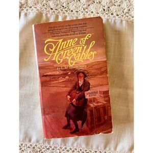 1981 Anne of Green Gables by L. M. Montgomery: Vintage Classic Novel